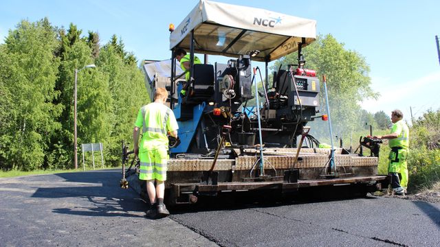 NCC asfalterer Rv7 på Hardangervidda