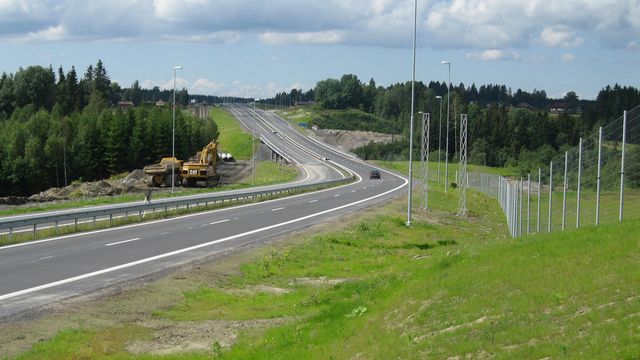 Statsministeren åpner ny E18 ved Mysen