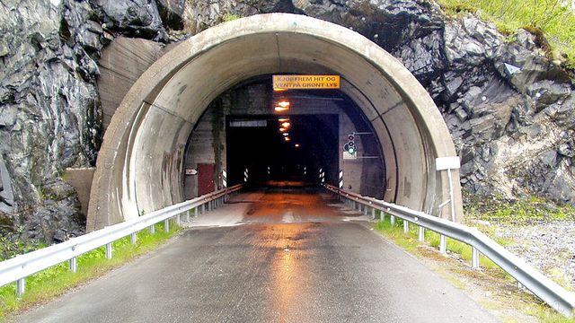 Utbedringen av Øksfjordtunnelen blir forsinket