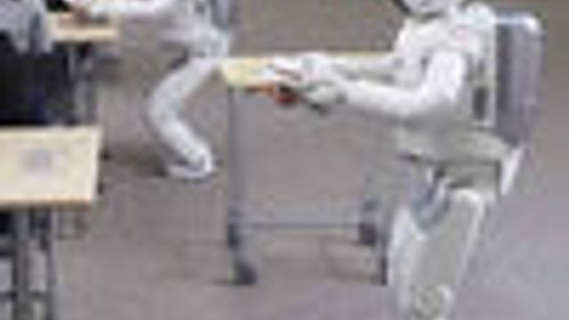 Hondas robot gjør kelneren arbeidsløs