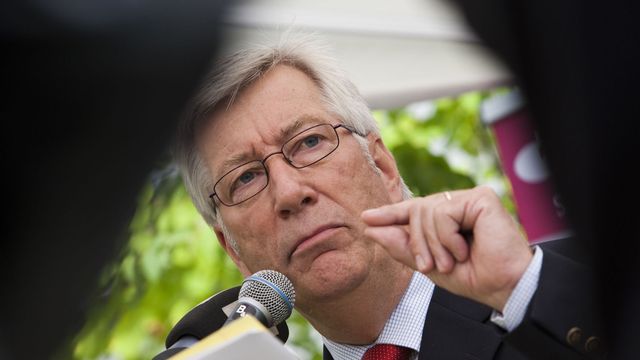 Setter skattefuten på plass