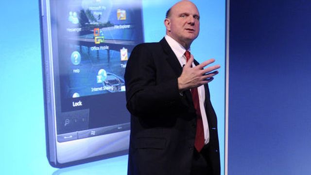 Ballmer omrokerer i Microsofts ledelse