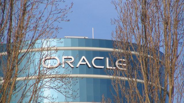 Oracle kjøper i skyen