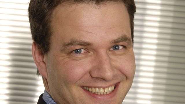 DNS inngår forlik med sparket sjef