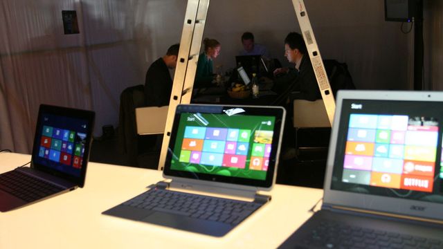 Smarte mobiler og brett stod for all vekst