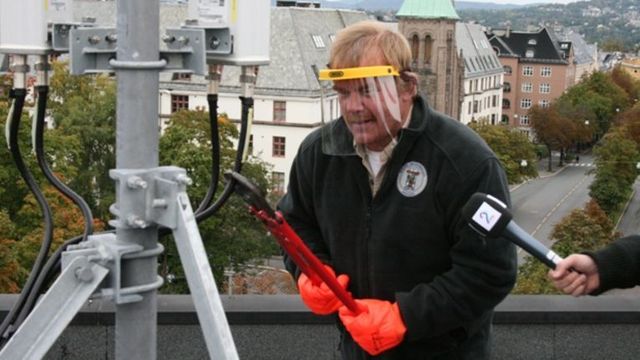 Oddekalv rev ned «ulovlig» mobilmast
