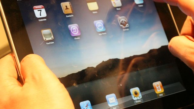 - iPad halverer laptop-salget