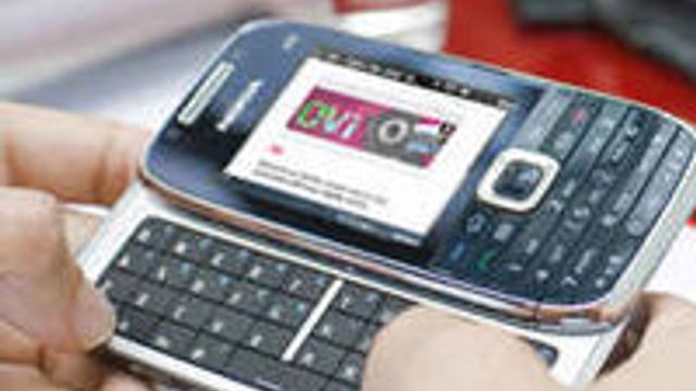 Nokia og RIM danker fortsatt ut Apple