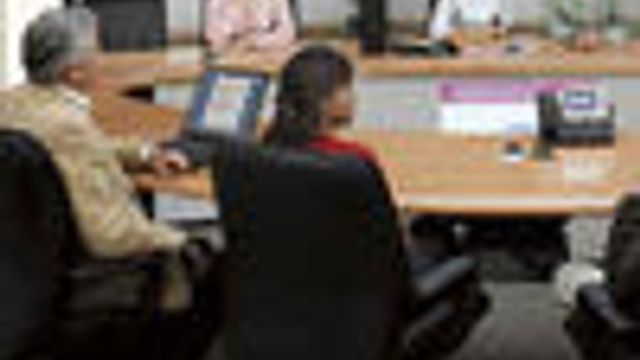Vil kaste ut elektroniske dingser på møter