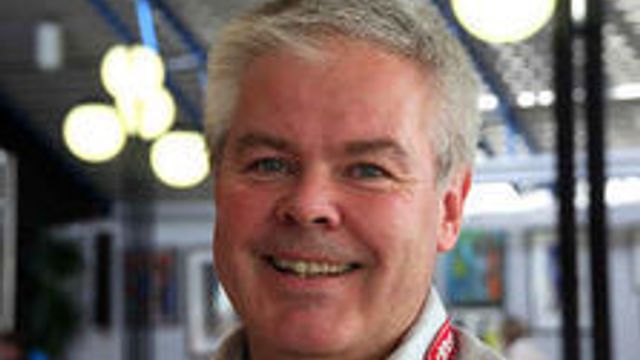 Tilbyr mobil på toppen av «triple play»