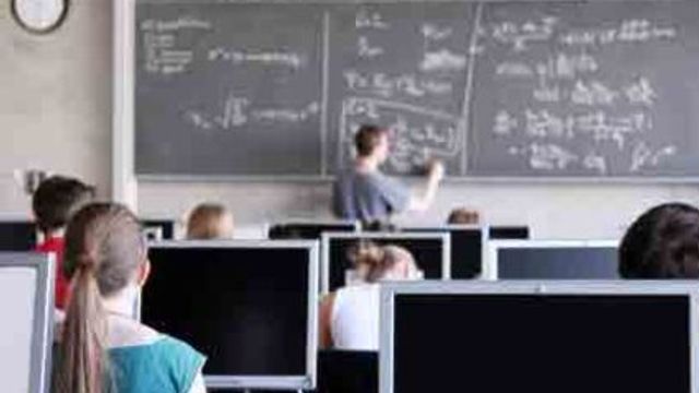 Lærerstudenter henger ikke med på IKT