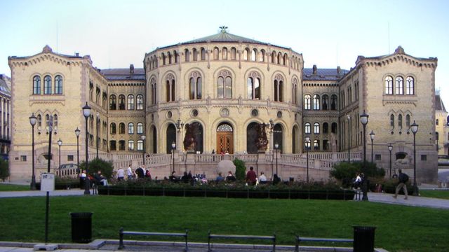 Gir innsyn i folkevalgtes mobilregninger