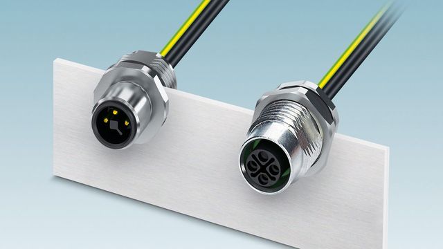 Kompakt nettspenningspluggforbinder for effektelektronikk