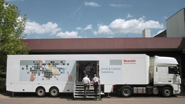Bosch Rexroth turnerer med fullspekket showbuss