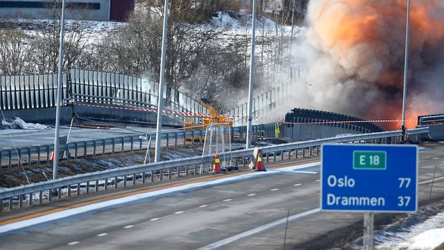 Video fra drone: Her sprenges Skjeggestadbrua