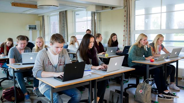 61 skoler lar elevene bruke internett under eksamen