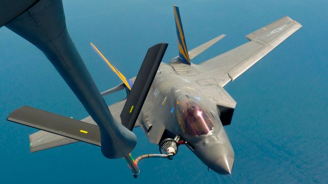 Deler spektrum med forsvaret