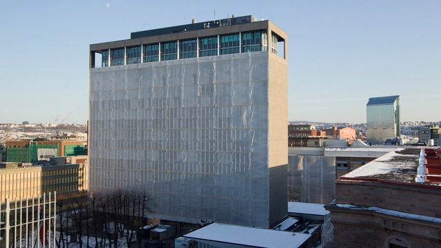 Høyblokkas styrke skal vurderes på nytt