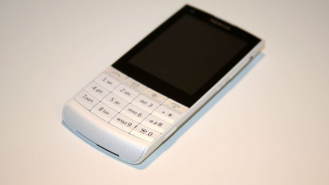 Unboxing av Nokia X3-02