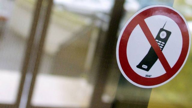 Skoler kan ikke totalforby mobiltelefoner