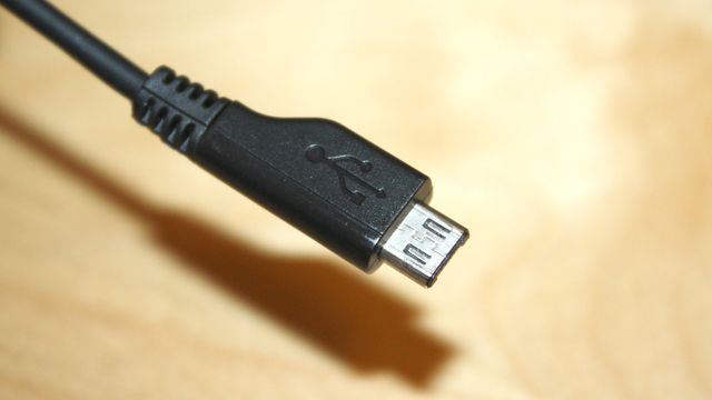 Nå blir Micro-USB standard