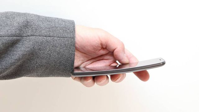 LG lanserer den bøyde telefonen