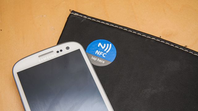 Slik tar du i bruk NFC