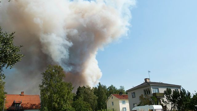To norske helikoptre til Sverige for å slukke skogbrannen