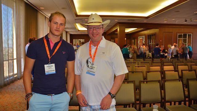 – Vi håper å tjene masse dollars