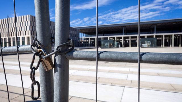 Mannen som designet brannventilasjonen på skandaleflyplassen i Berlin var ikke egentlig ingeniør