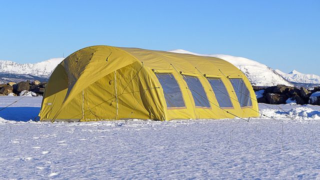 Lager oppblåsbare telt med oljelenseteknologi