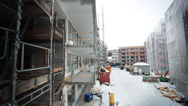 Kommunalministeren lover enklere byggeregler