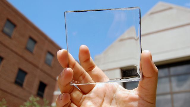 Gjennomsiktig solcelle lager strøm av usynlig lys