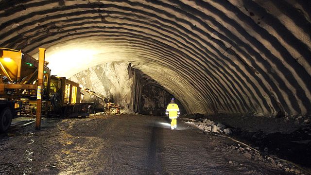 Bruker "rørparaply" for å få has på problemtunnel