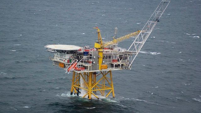 Selger eiendom med «sjøutsikt og 20 soverom»