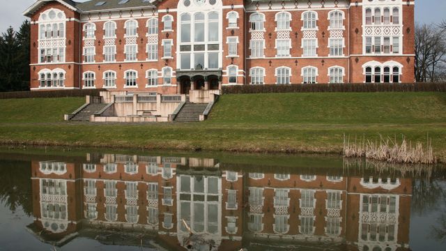 Stanser forfallet på UMB