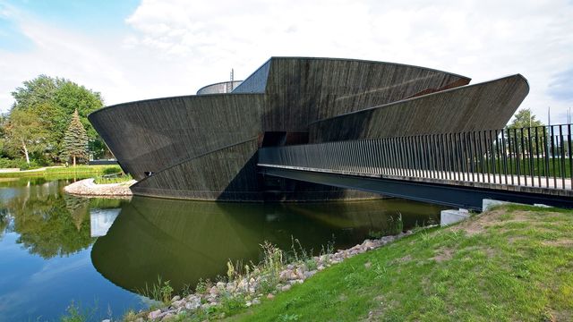 Erstatter glass med brent tre