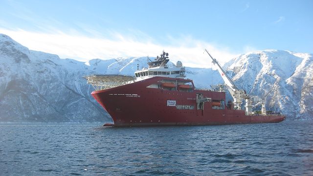 Navlestrengen til dykkerklokke ble slitt av