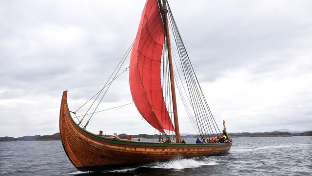 Her seiler verdens største vikingskip
