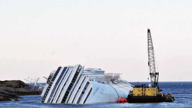 Utsatt oljetømming av Costa Concordia