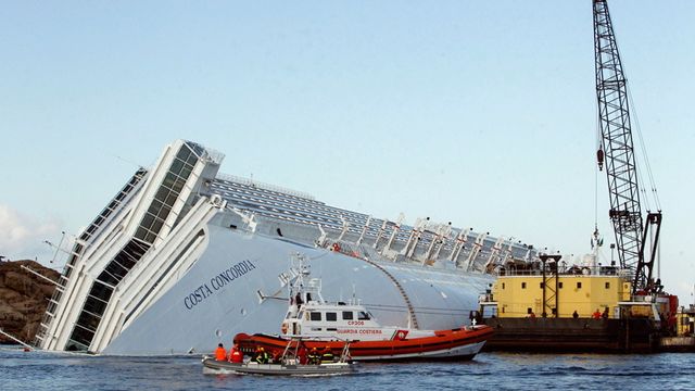 Nå skal Costa Concordia tømmes for olje