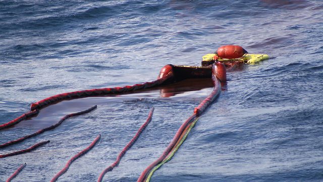 Gjør det enklere å samle oljesøl