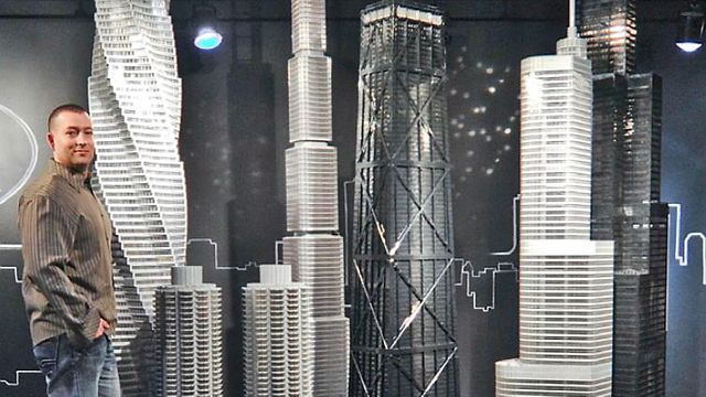 Arkitekten Adam er proff Lego-bygger