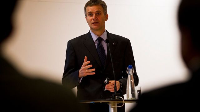 Vil presse ut Helge Lund