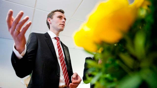 Borten Moe lover billigere strøm i Midt-Norge