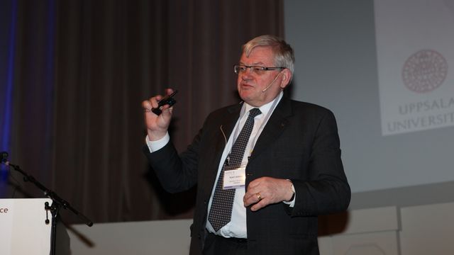 – Drikker opp champagnen