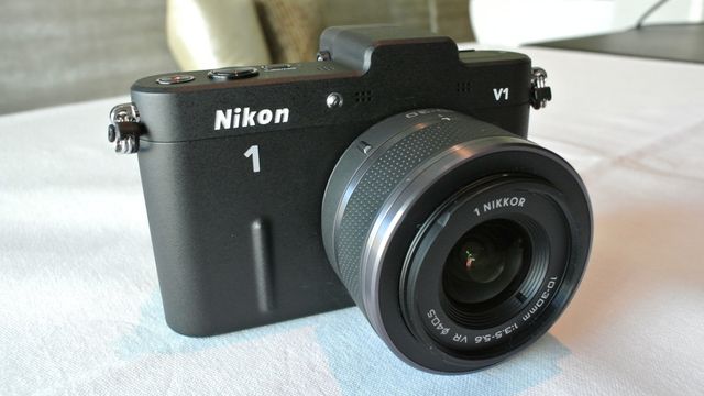 Nikon lanserer hybridkamera