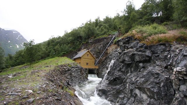 Innkasserer millioner på kraftgebyr