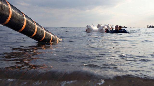 Får en av verdens største sjøkabler