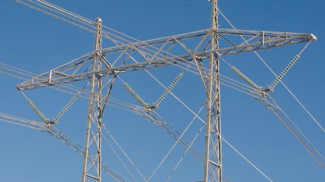 Statnett bygger likevel 420 kV linje til Varangerbotn